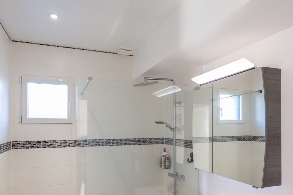 La salle de bain de la chambre parentale