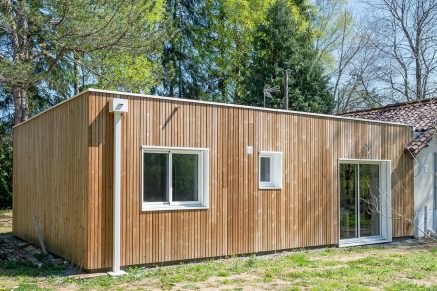 Une extension contemporaine en bois