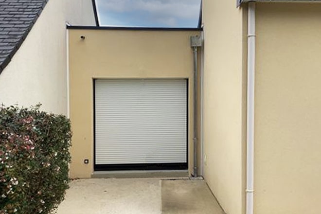 Une terrasse accompagne l'agrandissement.